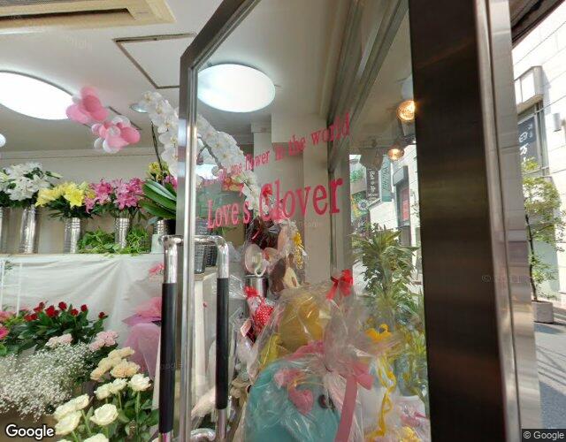 シーズン 左側からの外観