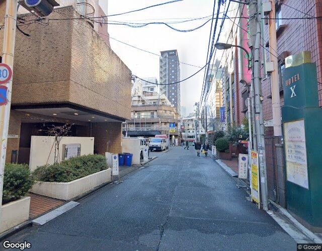 愛 裏側からの外観