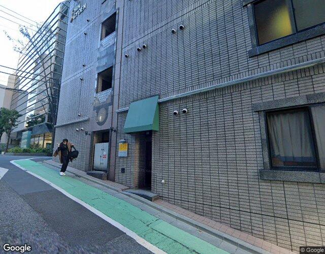 ホテル 新御苑の外観
