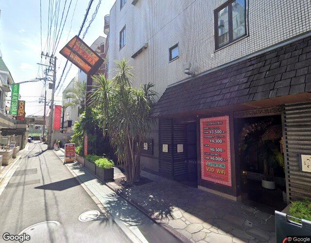 パール 左側からの外観