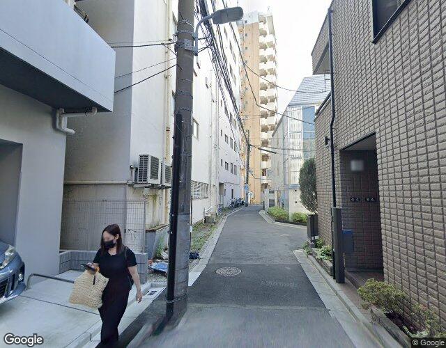 鶯谷倶楽部 左側からの外観