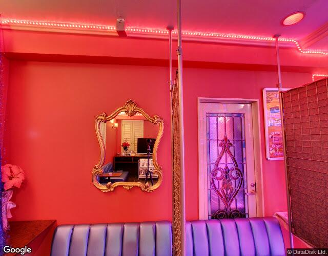 HOTEL LOTUS 池袋店（ホテル ロータス）【Best Delight Group】 左側からの外観