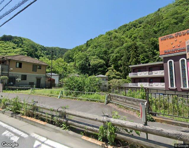 ホテル プランタン高尾店 左側からの外観