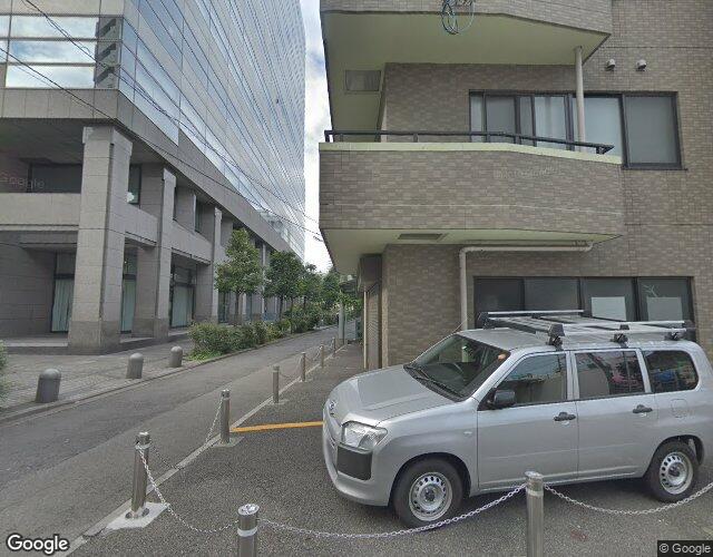 シティ 裏側からの外観