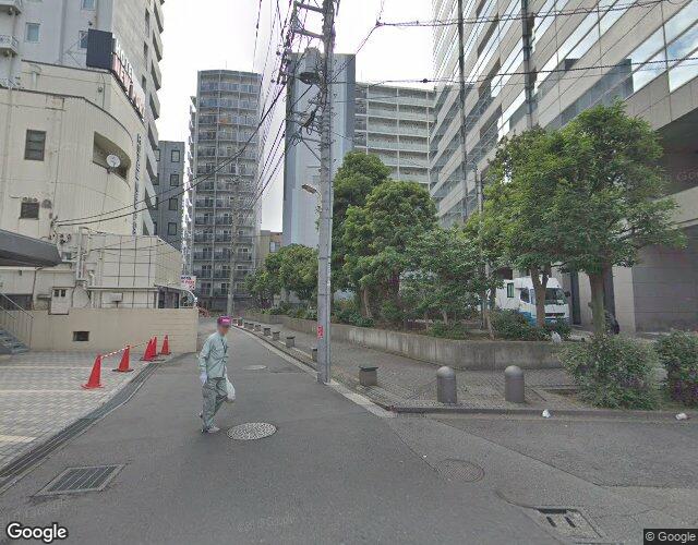 シティ 右側からの外観