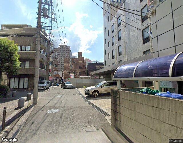 ニューポート 左側からの外観