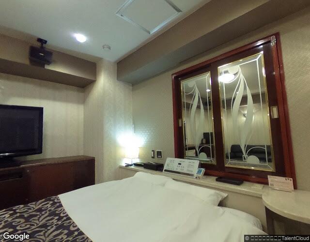 HOTEL emoemo 左側からの外観