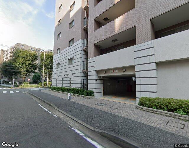 サーラ（SALA） 左側からの外観