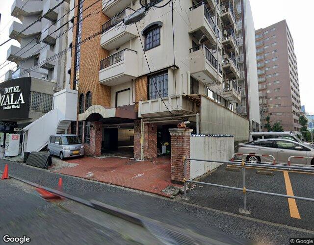 フェアリー 右側からの外観