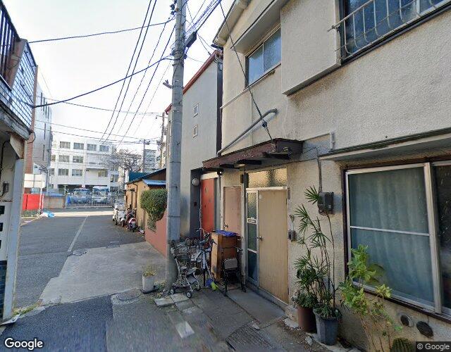ホテル 2001 右側からの外観