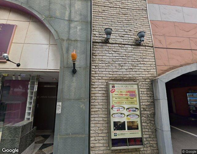 ホテル AKAIKUTSUの外観
