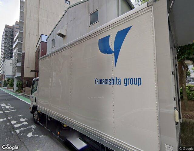 ホテル AKAIKUTSU 右側からの外観