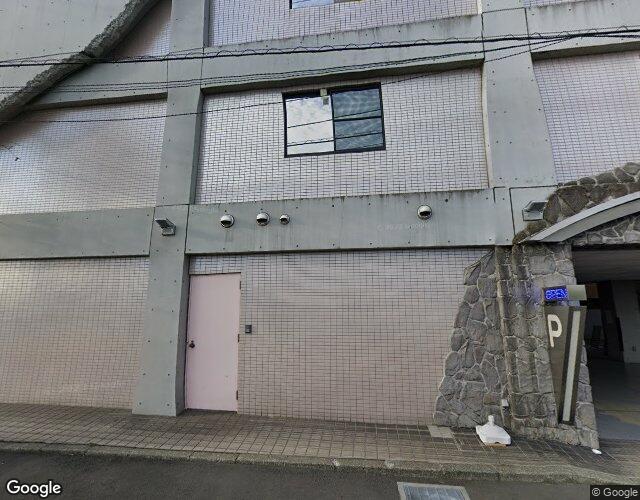 アザドゥの外観