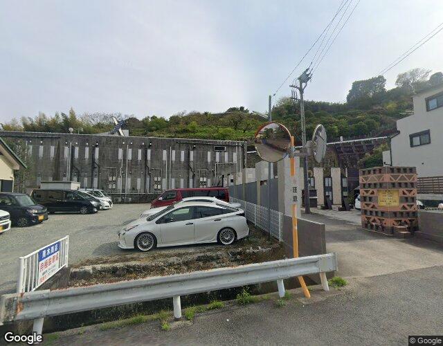 ホテル X 裏側からの外観