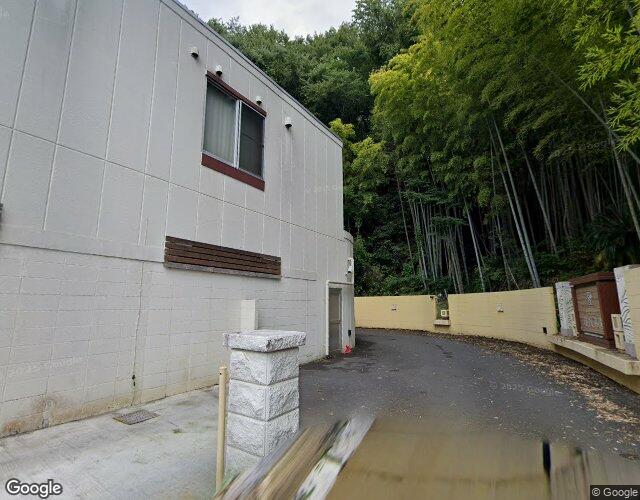 ホテル現代楽園 伊勢原店の外観