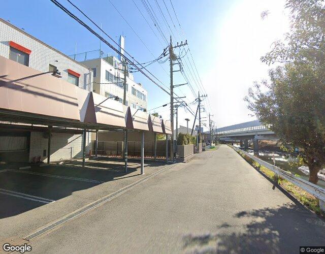 GOLFIII厚木 右側からの外観