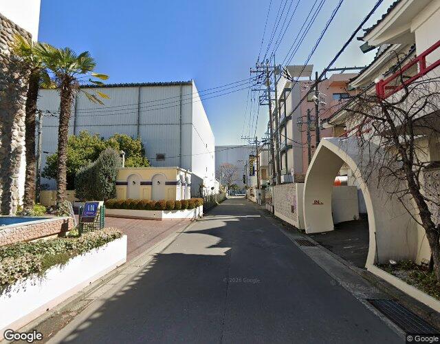 Mitos 右側からの外観