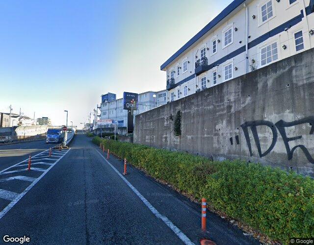 GOLF大和 右側からの外観