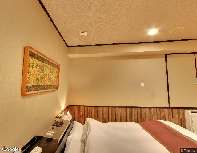 HOTEL TIARA Brun 左側からの外観