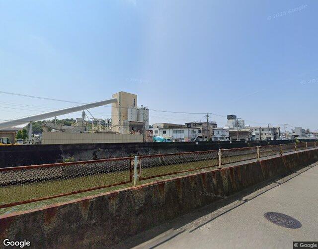 ホテル アクアブルー 横須賀 左側からの外観