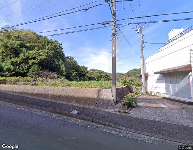 ホワイトハウス葉山 左側からの外観