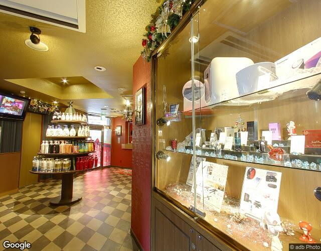HOTEL CHRISTMAS 成田店（ホテル クリスマス）【Best Delight Group】 左側からの外観
