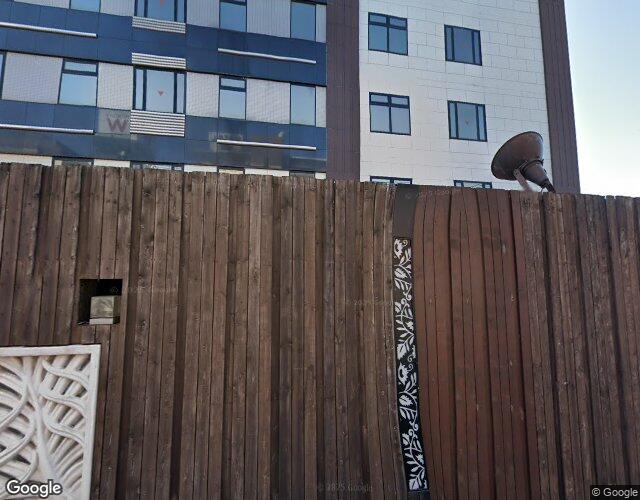 ラモード岩槻 左側からの外観