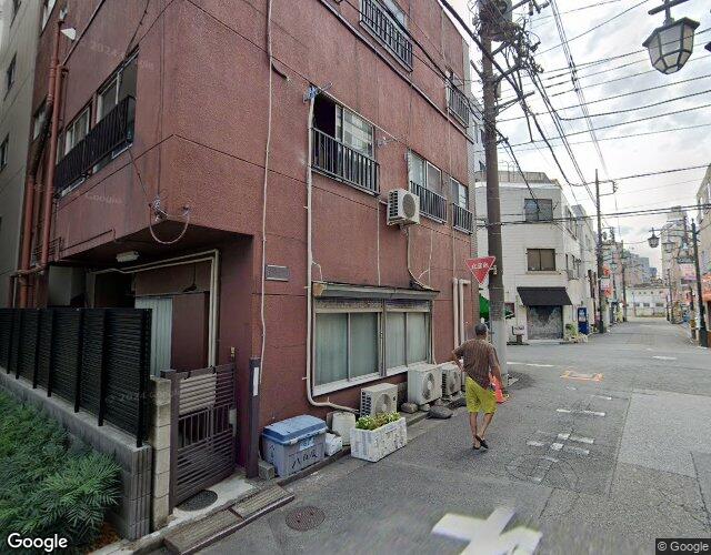 パークイン 右側からの外観