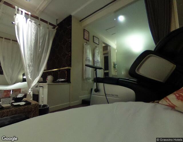 HOTEL GRAN. 左側からの外観