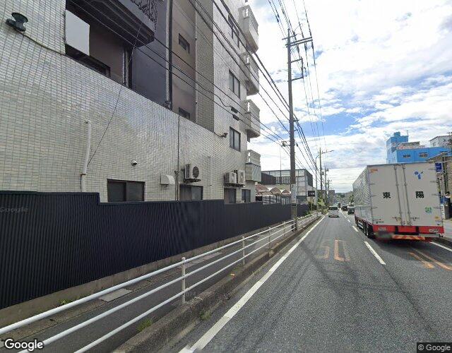 ブルージェ新座 右側からの外観
