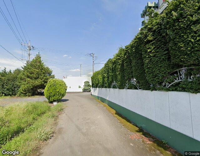 New ブランド 右側からの外観