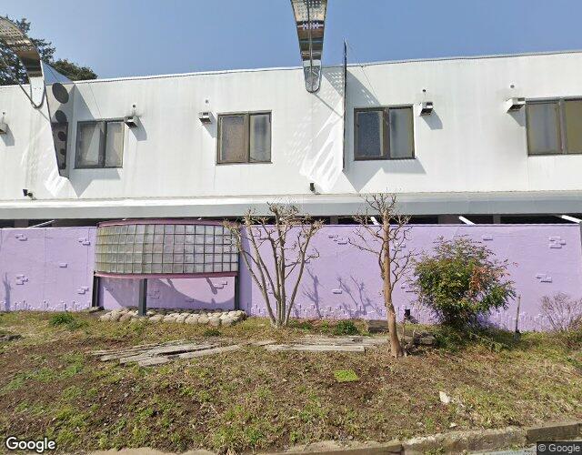 リバージュ 左側からの外観