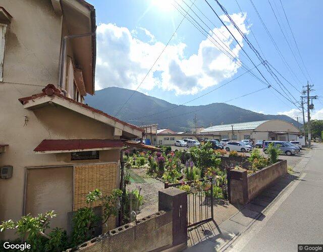 二人のメルヘン 右側からの外観