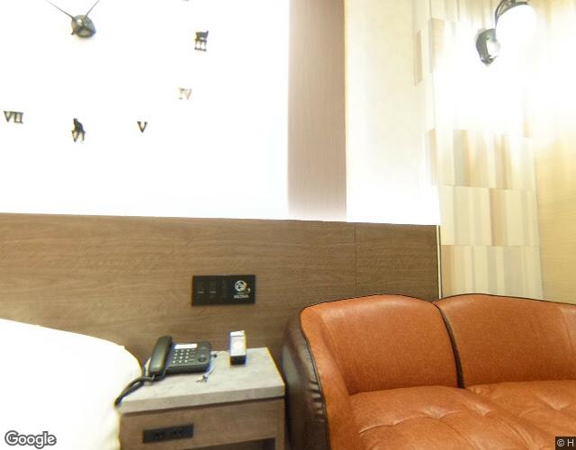 HOTEL MONA 右側からの外観