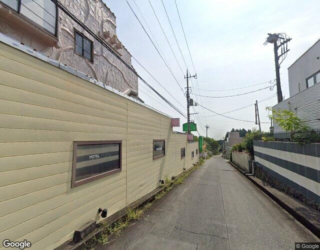 フラミンゴ 右側からの外観