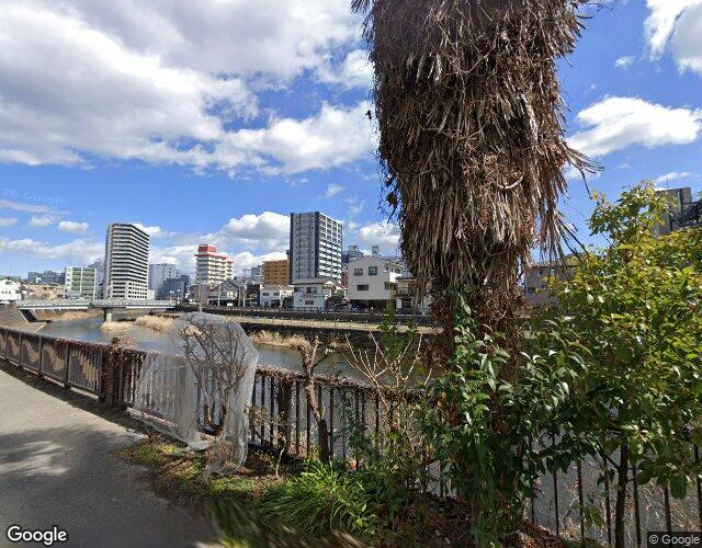 リップホテル 右側からの外観