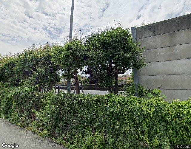 ホテル プチ エール 左側からの外観