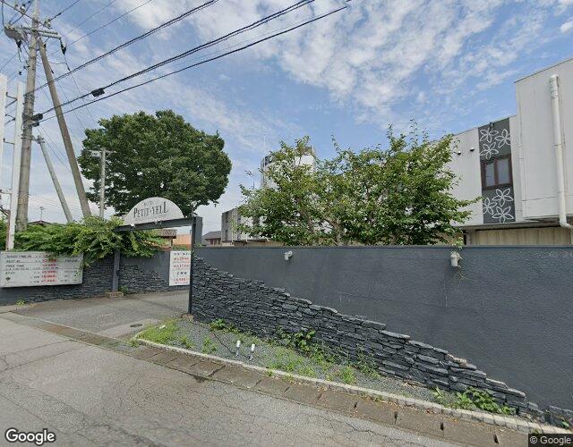 ホテル プチ エール 右側からの外観