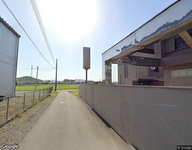 ホテル ヘブンズドア 左側からの外観
