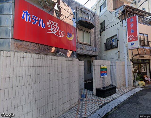 ホテル 愛 左側からの外観