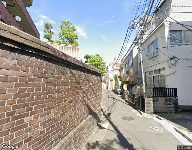 ホテル 愛 右側からの外観