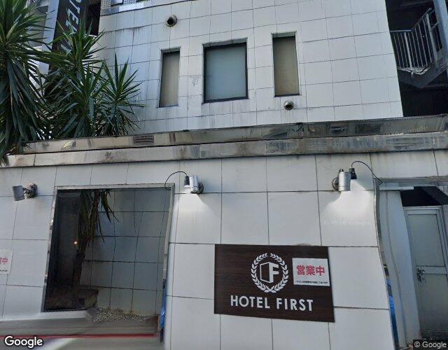 ファーストの外観