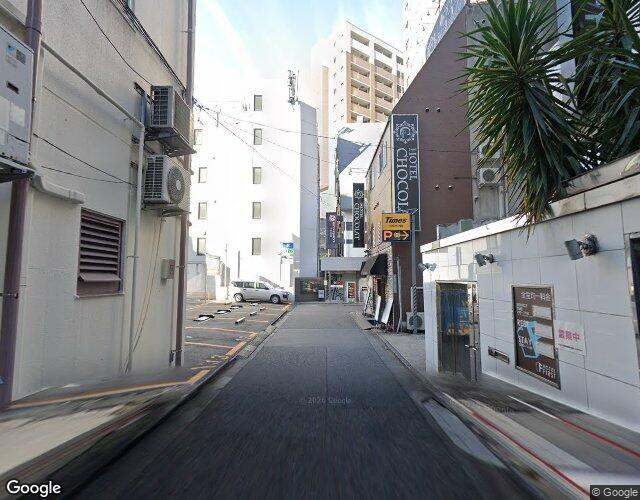 ファースト 左側からの外観