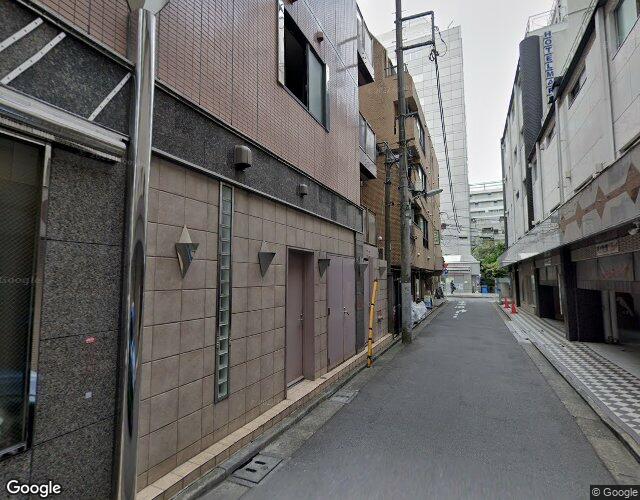 ホテル ウエスト 裏側からの外観