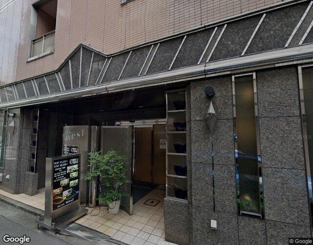 ホテル ウエスト 右側からの外観