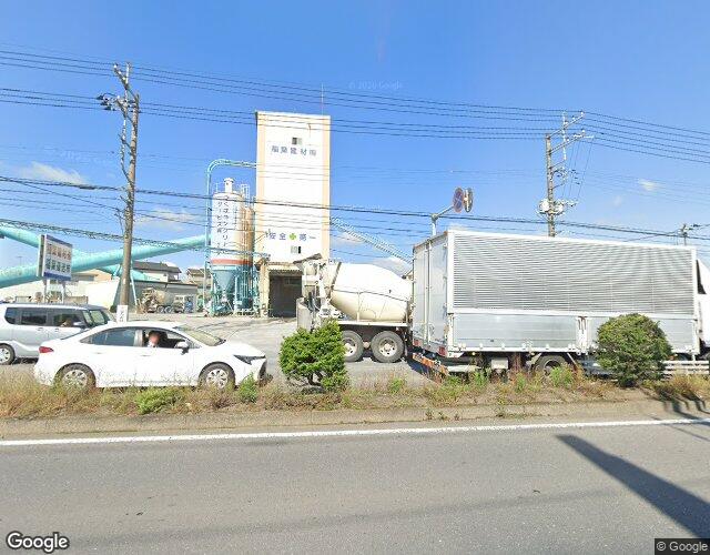 クレセント 左側からの外観