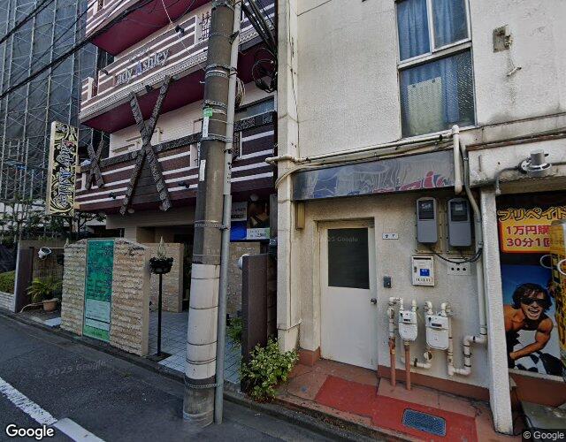 HOTEL LADY ASHLEY（レディーアシュレー）松戸 右側からの外観