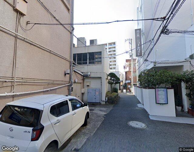 ニューホワイト 左側からの外観