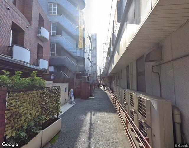 セピア 左側からの外観