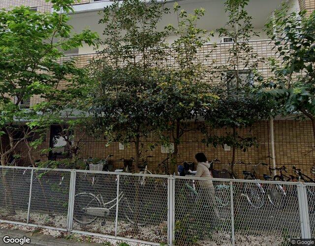 アテネ 裏側からの外観